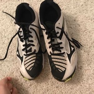 Volleyball shoes